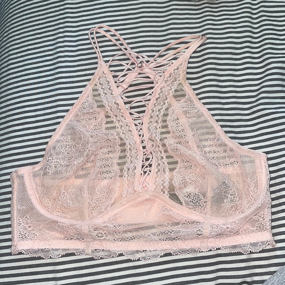 NWT Victoria’s Secret lacy bralette